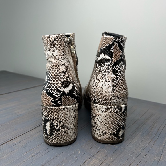 Snake Print Ankle Booties Size 7 - Picture 2 of 8